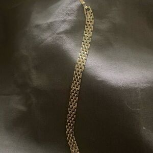 Elegant Goldish Chain Bracelet